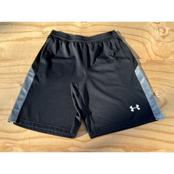 UNDER ARMOUR Loose Fit Athletic Shorts Drawstring Outdoor Men‎ Black SIZE LARGE - Picture 1 of 6